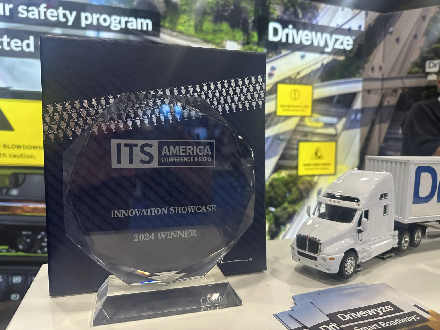Drivewyze Receives Innovation Showcase Award from ITS America